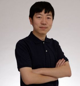 head shot of Roger Chen