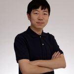 head shot of Roger Chen